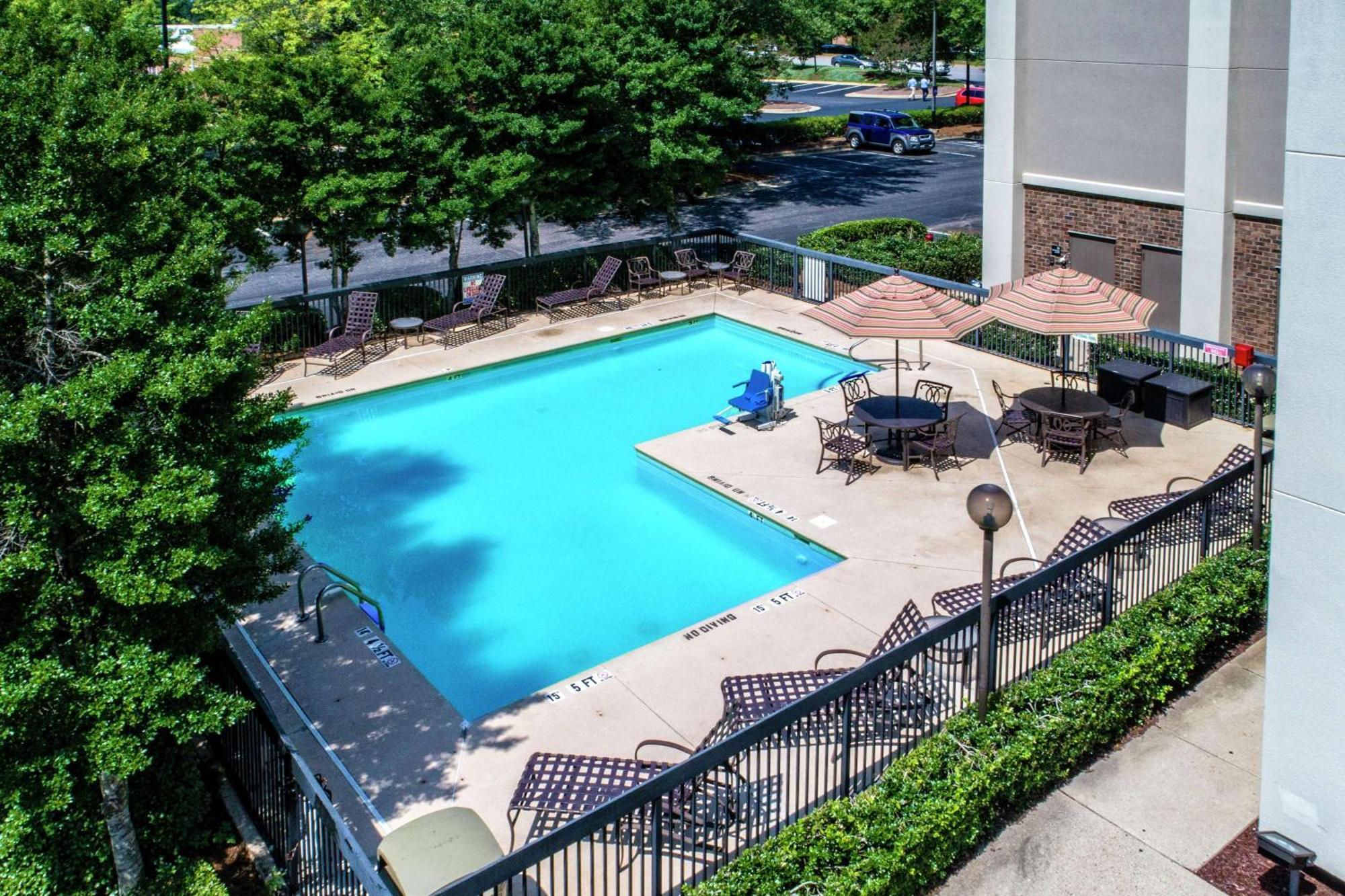 Hampton Inn Raleigh Cary Exterior photo