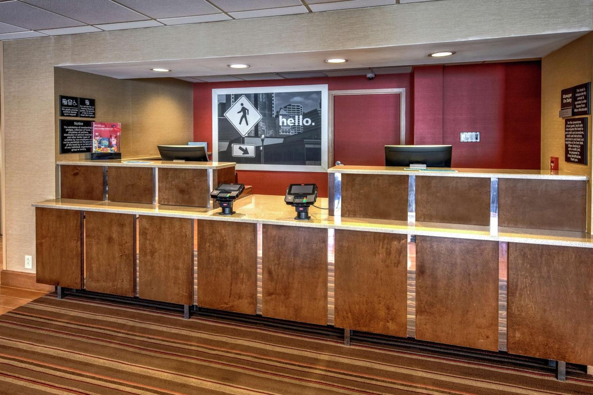 Hampton Inn Raleigh Cary Exterior photo