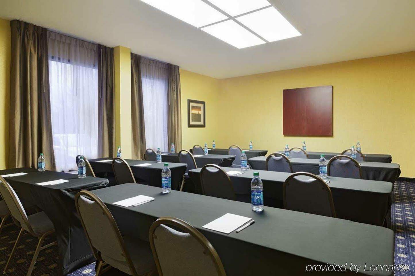 Hampton Inn Raleigh Cary Exterior photo