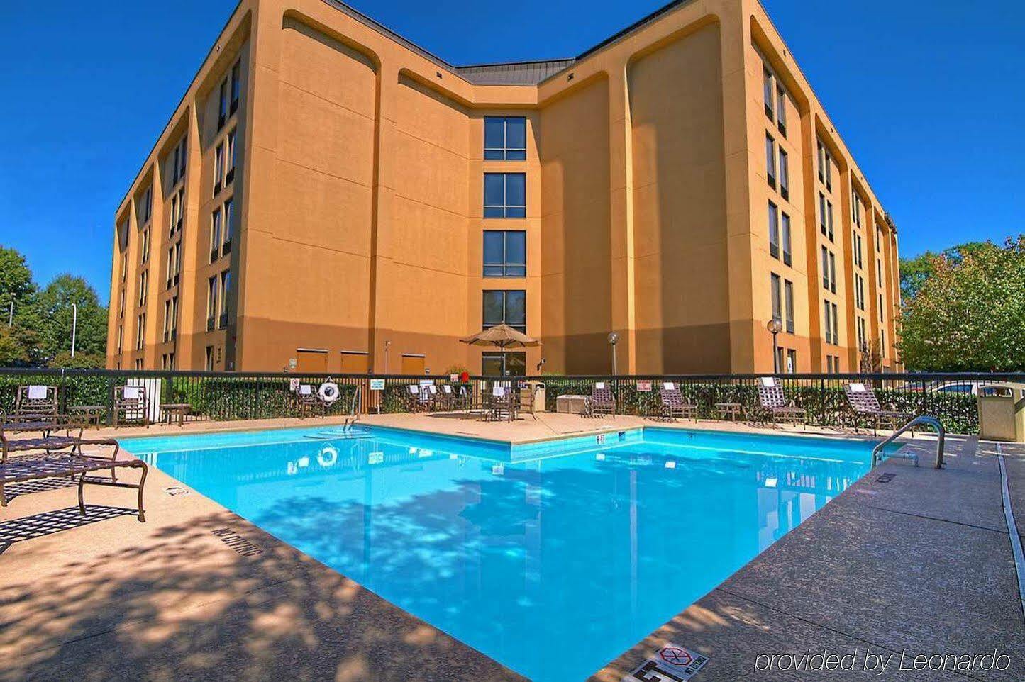 Hampton Inn Raleigh Cary Exterior photo